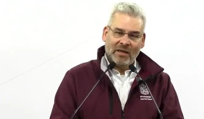 Más de 237 mil estudiantes contarán con Internet personal, afirma Bedolla