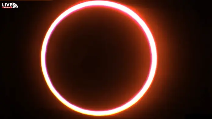 Eclipse solar anular de febrero 2026 mostrando el anillo de fuego en el cielo