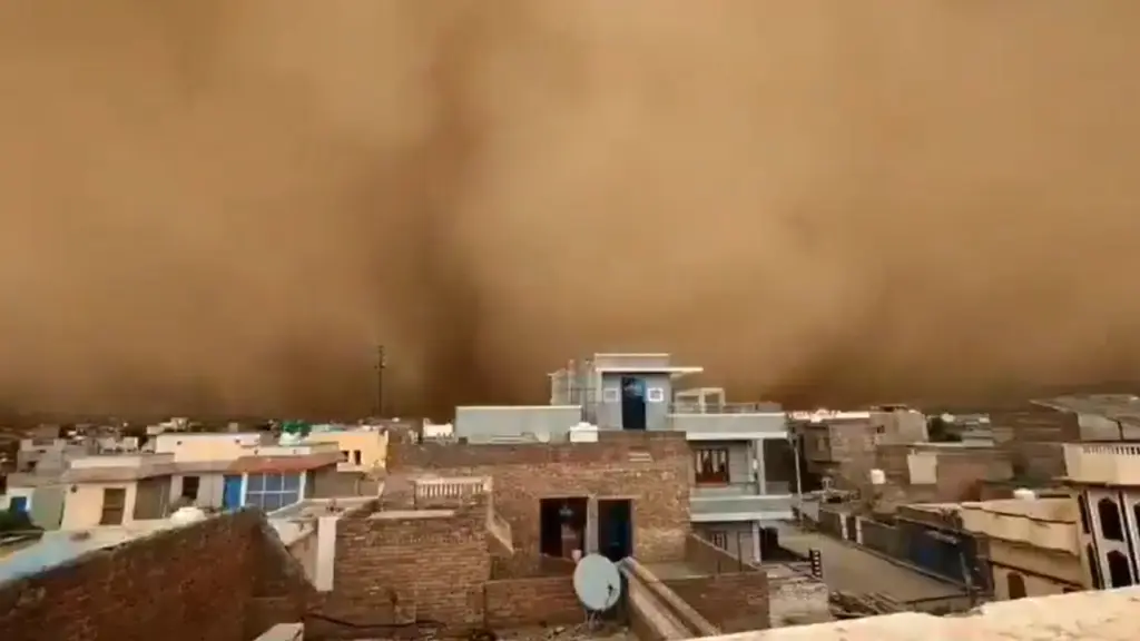 Tormenta de polvo en India