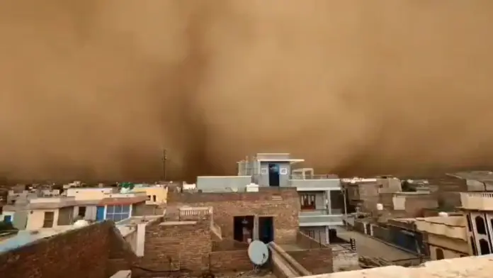 Tormenta de polvo en India