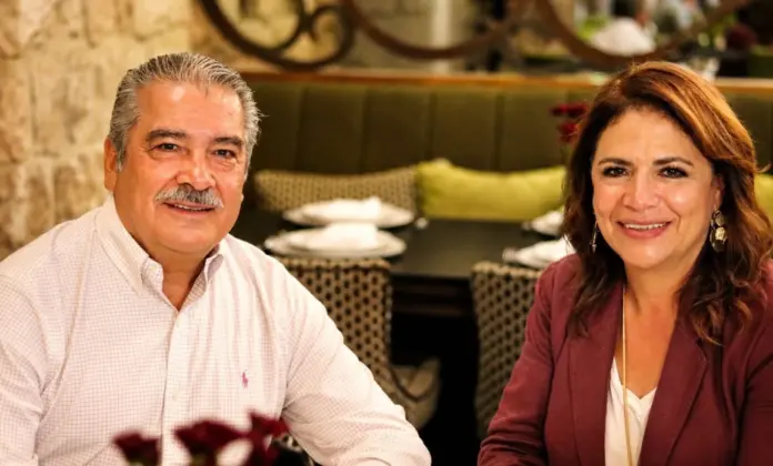El senador Raúl Morón y la diputada Fabiola Alanís se reúnen en Morelia.